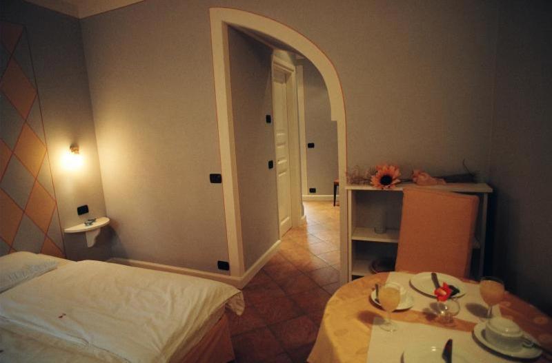 קנוביו Hotel Casa Arizzoli מראה חיצוני תמונה