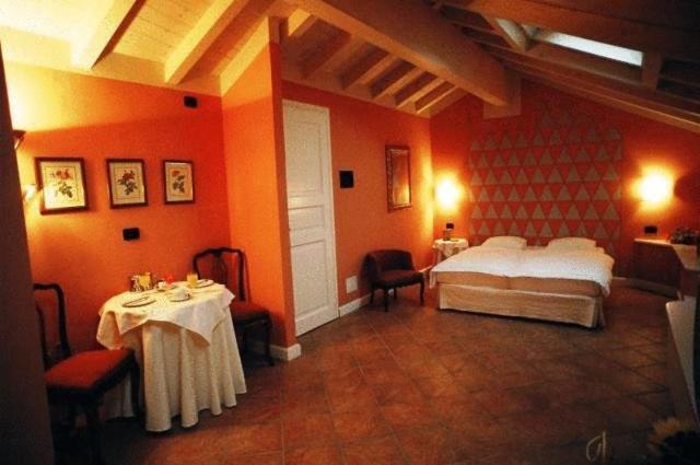קנוביו Hotel Casa Arizzoli חדר תמונה