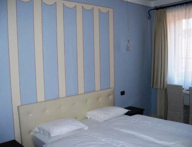 קנוביו Hotel Casa Arizzoli חדר תמונה
